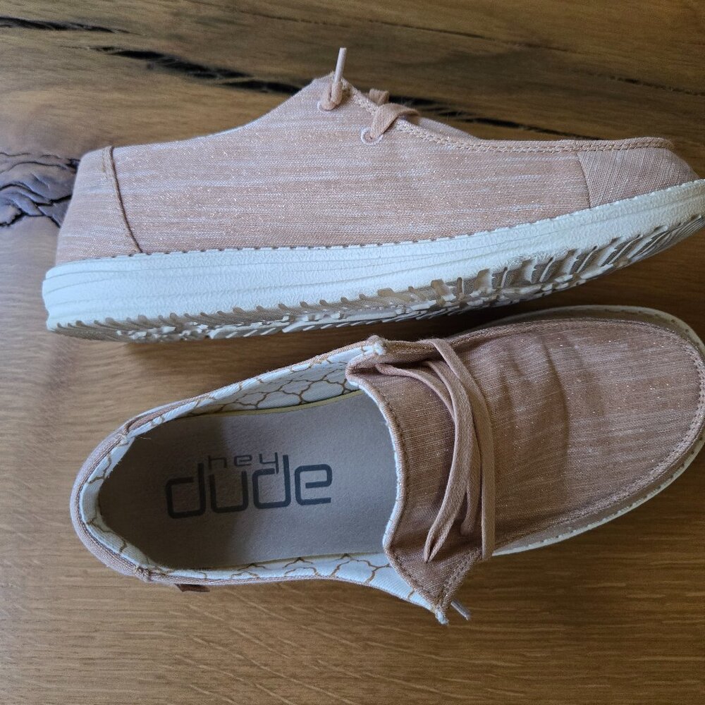 Hey Dude Wendy Size 8 in Sparkling Rose Gold